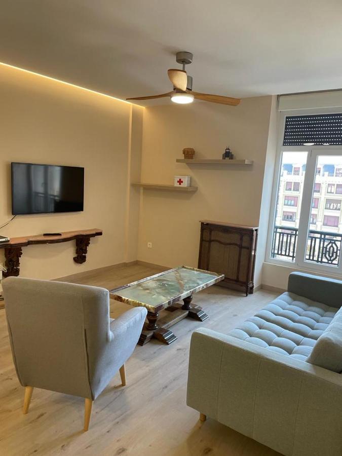 Apartamentos Gyc Vistas A Santo Domingo レオン エクステリア 写真